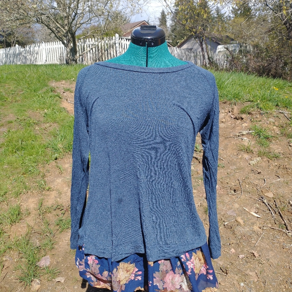 Long sleeve with floral detal